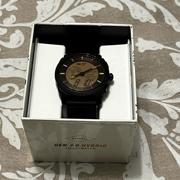Fossil Gen 6 Hybrid Smartwatch - Picture 10 of 13